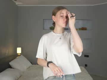 webcam girl bananini_anallove live cam image #12838497