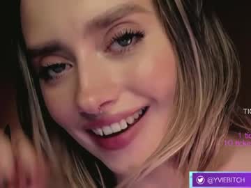webcam girl _yvie_ live cam image #5023909