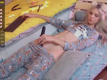 webcam girl careful_i_bite live cam image #824493