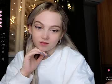 webcam girl small_blondee live cam image #7882362
