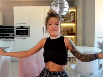 webcam girl bubblebie_ live cam image #2075942