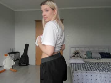 webcam girl belle_ellie live cam image #6442486
