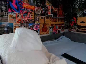 webcam girl flirtykitty_ live cam image #12628079