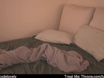 webcam girl lucydelovely live cam image #11345900