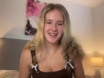 webcam girl itsssosierra live cam image #10546435
