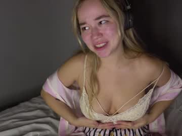 webcam girl kristyspiritedaway live cam image #7967826