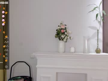 webcam girl small_blondee live cam image #3878406