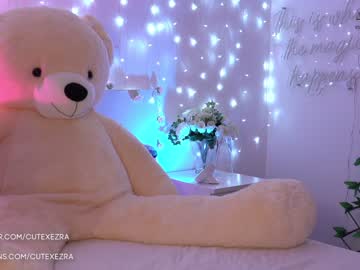 webcam girl ezra live cam image #2224366