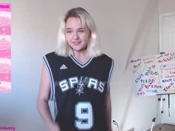 webcam girl petitebrat live cam image #5016590