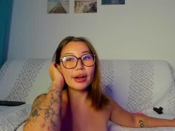 webcam girl chloetaya live cam image #7943836