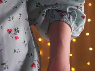 webcam girl helenmoors live cam image #6025427