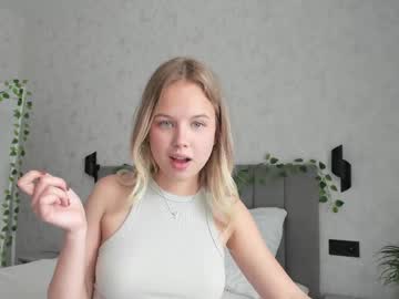 webcam girl tenderness_18 live cam image #12668586