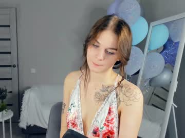 webcam girl scarlett_711 live cam image #1602479