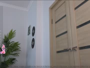 webcam girl small_blondee live cam image #9259725