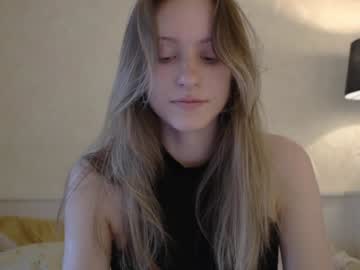 webcam girl fflloowweerr live cam image #9528285