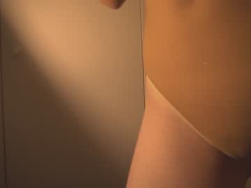 webcam girl bibi_it_is live cam image #4119303