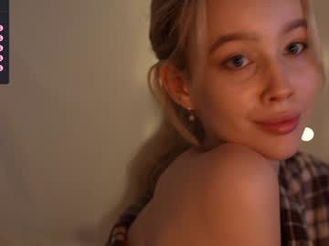 webcam girl mother__of__dragons live cam image #9592710