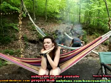 webcam couple honeyand_thebear live cam image #2397644