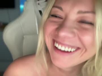 webcam girl kiradivine live cam image #7207553