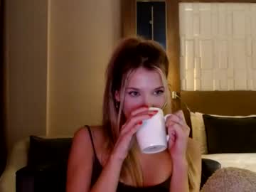 webcam girl bitter_moon live cam image #4828195