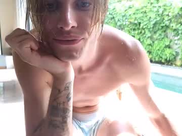 webcam man cryptongood live cam image #11908248