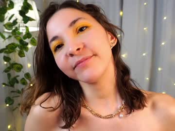 webcam girl helenmoors live cam image #7835054