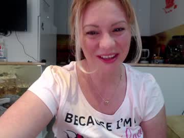 webcam girl kiradivine live cam image #2730525