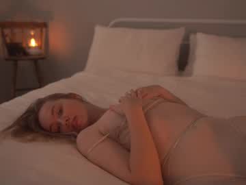 webcam girl bibi_it_is live cam image #12123412