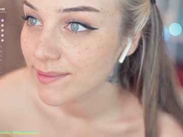webcam girl mia_milagros live cam image #2685511
