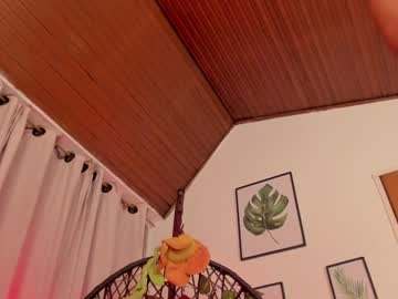 webcam girl naomigarcia live cam image #9407763