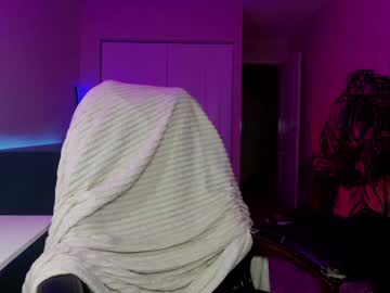 webcam girl oliviaowens live cam image #11732868