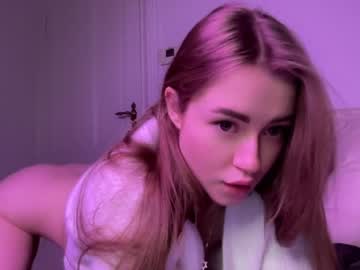 webcam girl strawberryjamx live cam image #4233816