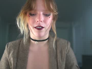 webcam girl crimsonxrapture live cam image #1591055