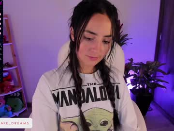 webcam girl annie_dreams live cam image #3824770