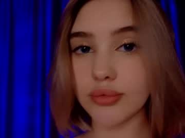 webcam girl angella_kleee live cam image #10477739