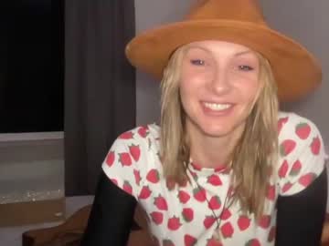 webcam girl kaileeshy live cam image #1987950