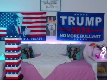 webcam girl holihurricane live cam image #9935382