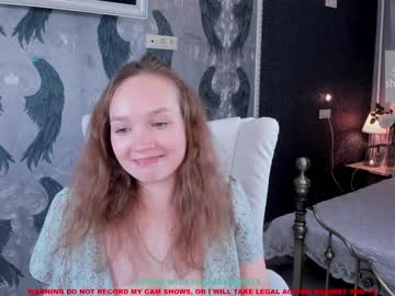 webcam girl adeline_coy live cam image #198169