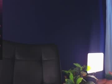 webcam girl milly_shy live cam image #9687396