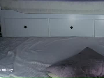 webcam girl roxy_blue_eyed_ live cam image #3492778