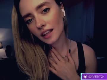 webcam girl _yvie_ live cam image #6330509