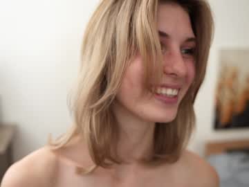 webcam girl refined_style live cam image #10368460