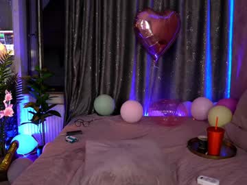 webcam girl serene_sophiex live cam image #10753329