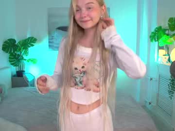 webcam girl tiny_flame live cam image #9625346