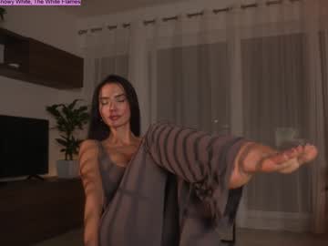 webcam girl jseductiveart live cam image #12037161