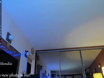 webcam girl bestblondiiecb live cam image #4199917