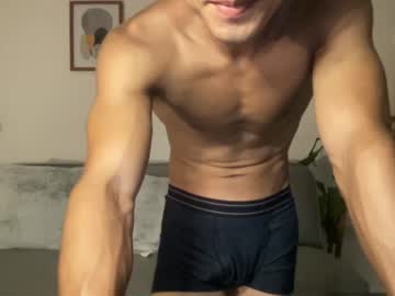 webcam man reggiecan live cam image #2781834