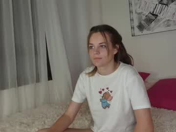webcam girl hey_toni_ live cam image #4389480