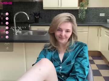 webcam girl lucydelovely live cam image #5888047