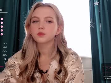 webcam girl small_blondee live cam image #7157758